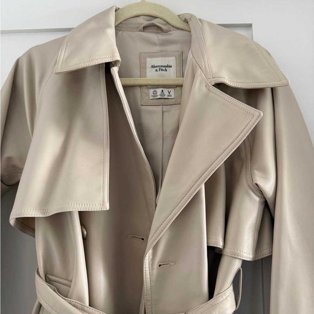 Abercrombie & Fitch Women's Beige Trench Coat